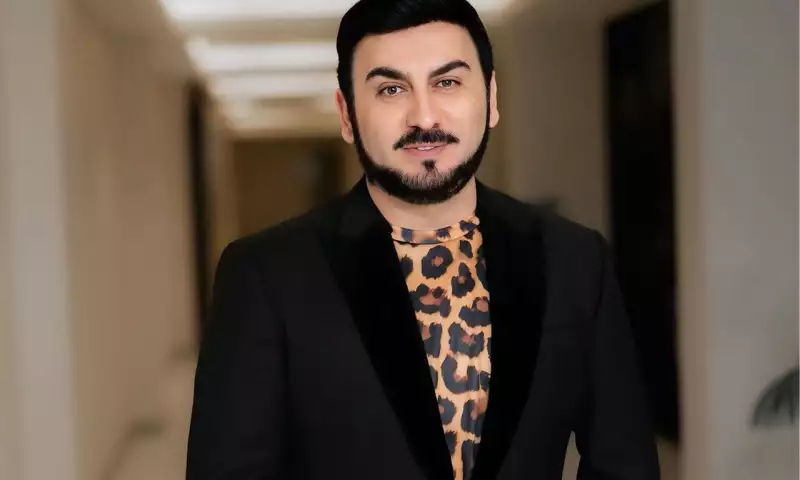 “Müəllimləri qızların arxasını çəkir”
