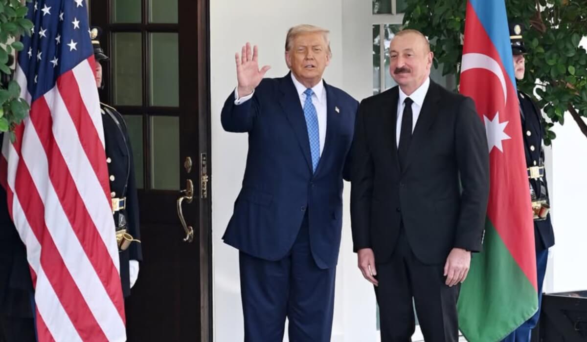 Prezident Ağ Evdə