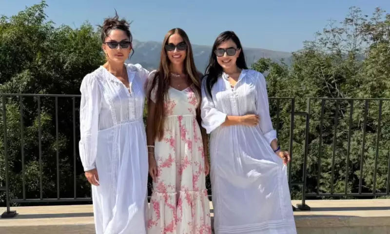 Mehriban Əliyeva qızları ilə…