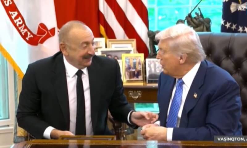 Trampdan İlham Əliyevə hədiyyə