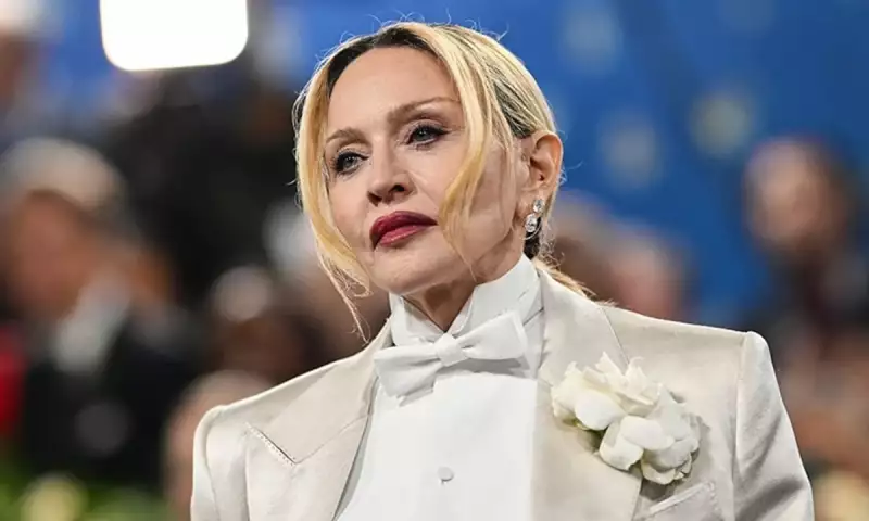 Madonna Papa Fransiskə müraciət etdi