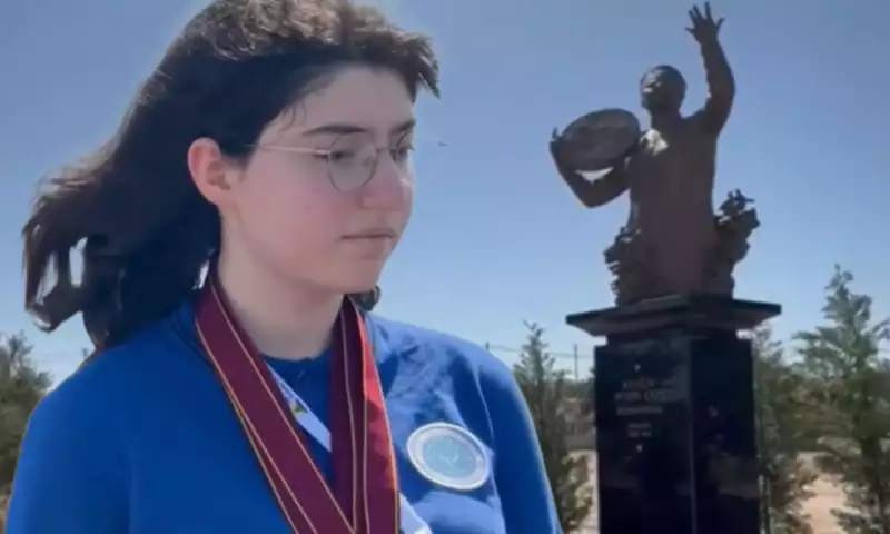 Bakıya çatan kimi anasını ziyarət etdi
