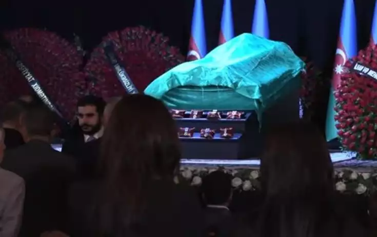 Cabir İmanovla vida mərasimi keçirilir