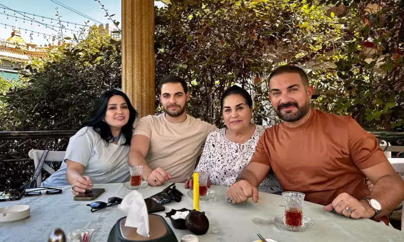Rəşad Xalq artisti olan xalası ilə…