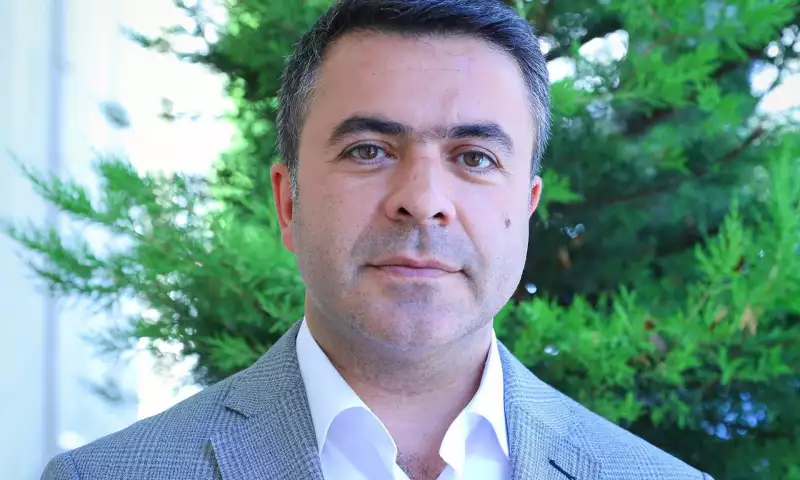 “Dünən toyda bir yerdə idik”