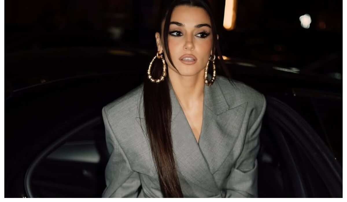 Hande "Paris Moda Həftəsi"ndə