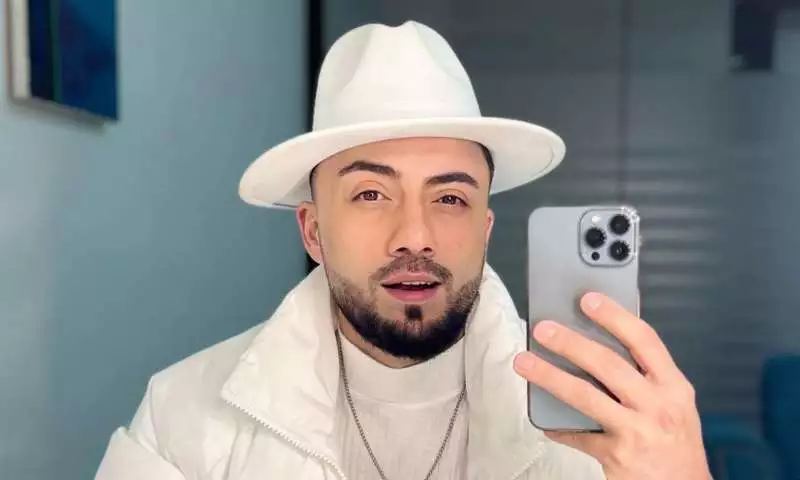 “Onlar bədbəxt insanlardır”