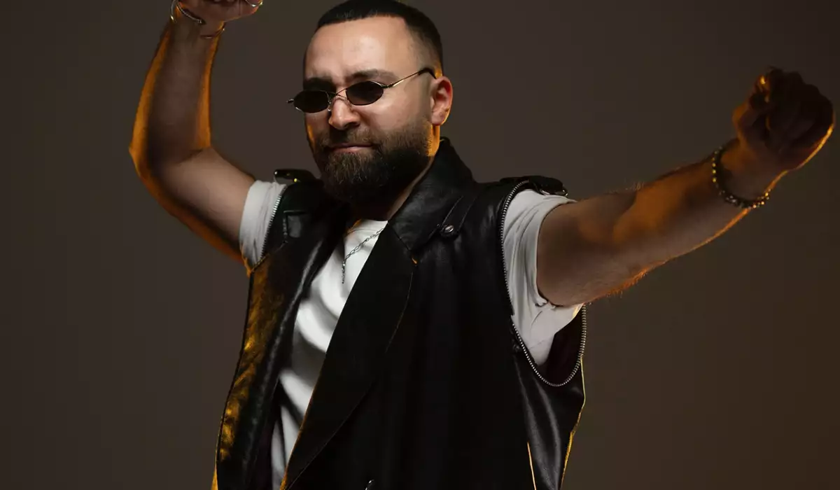 Azad bu hitə yeni nəfəs verdi